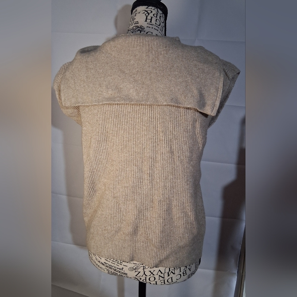 Cyrus Medium Womens Sweater - Picture 2 of 4